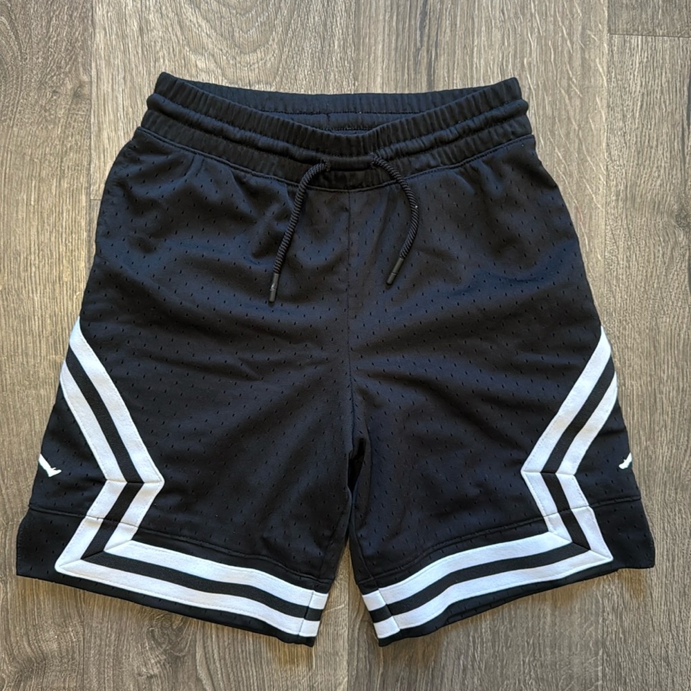 Boys Nike Jordan Air Diamond Shorts, size small